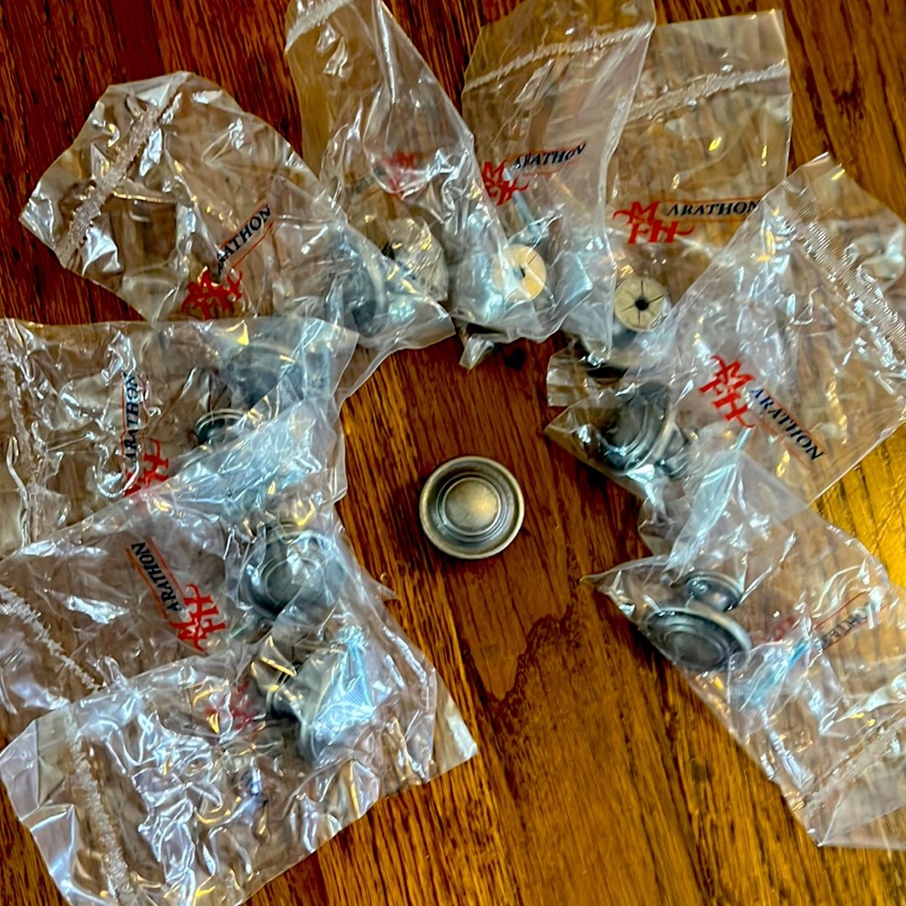 NEW [10 piece] drawer pulls: Marathon Rook Classic Knob (9653) NWOT